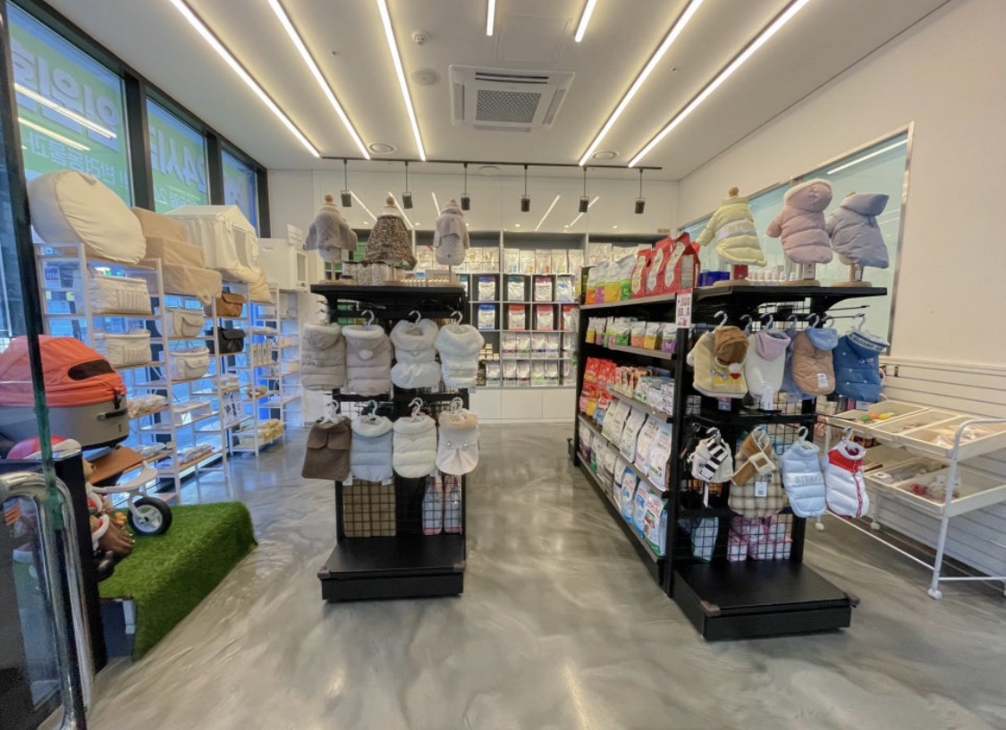 펫인쥬 동물 메디컬 센터와 펫인쥬 카페&라운지의 건물 사진